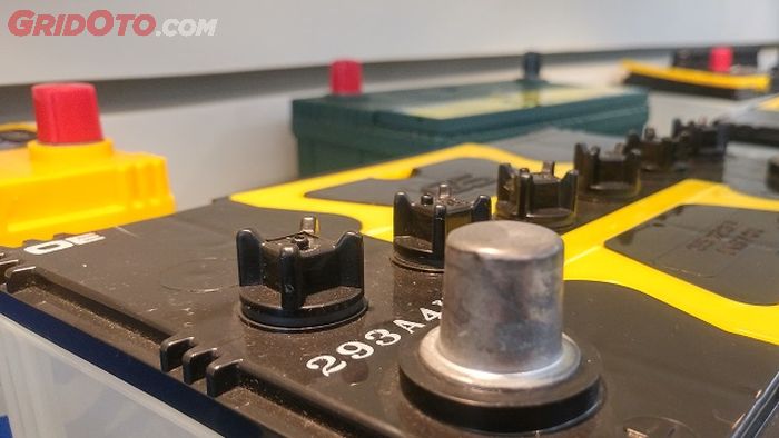 air aki bisa keluar melalui tutup aki