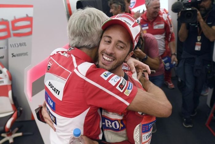 Gigi Dall'Igna memeluk Andrea Dovizioso, mengklaim Ducati unggul soal pengembangan aerodinamika
