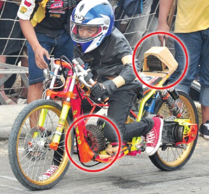 Gir sebagai pemberat bisa terlempar dan mengenai penonton jika motor jatuh
