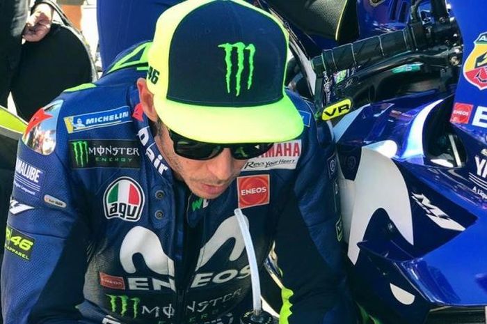 Valentino Rossi punya julukan baru The Magician semua pembalap muda foto bareng jadi pembalap dunia