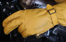 Jangan Cuma Lucu, Ini Jenis Sarung Tangan Yang Aman Buat Ladies Bikers