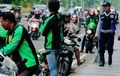 Bikin Macet...Ojek Online Mangkal Depan Mal, Dishub Kota Surabaya Tidak Segan Beri Sanksi Tilang