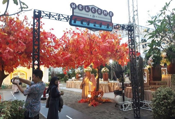 Tema pernikahan Poppy Sovia dan Ahmad Gussaoki, kayak masuk event otomotif ya