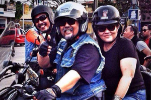 Deru Mesin Harley Davidson Iringi Pemakaman Istri Indro Warkop Gridoto Com