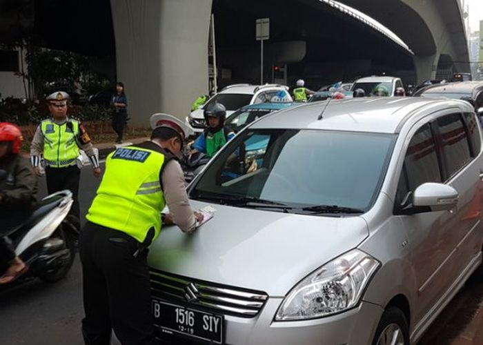 Punya Sim Tapi Ketinggalan Apakah Bisa Kena Tilang Ini Jawaban Polisi Gridoto Com
