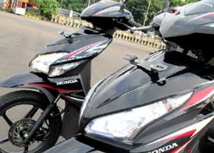 Perbedaan Desain Dan Fitur Vario Cw Vs Vario 110 Fi Gridoto Com Perbedaan Desain Dan Fitur Vario Cw Vs Vario 110 Fi Gridoto Com