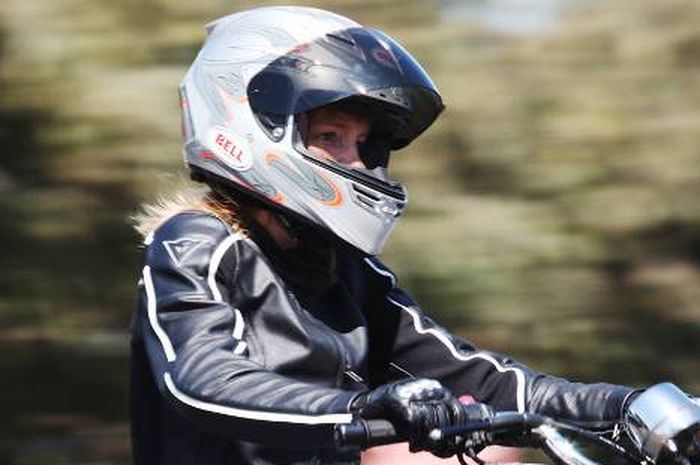 Ilustrasi helm full face