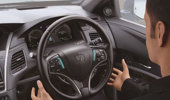 Teknologi Honda SENSING Elite pada All New Legend Hybrid EX, mobil bisa jalan sendiri 