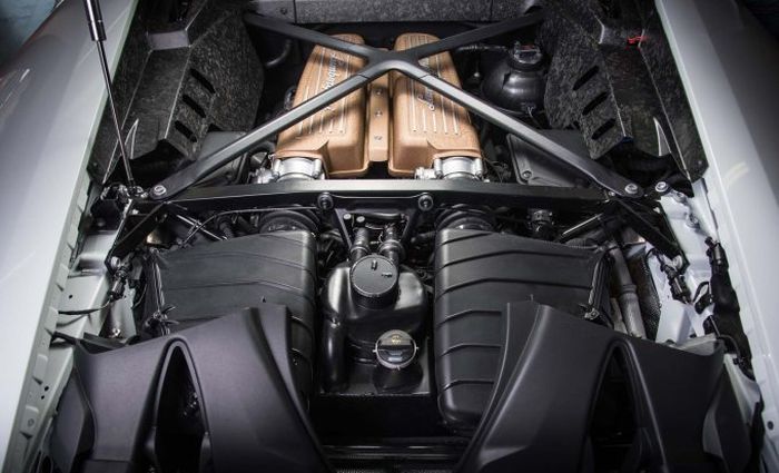 Mesin Huracan aslinya punya tenaga 630 dk