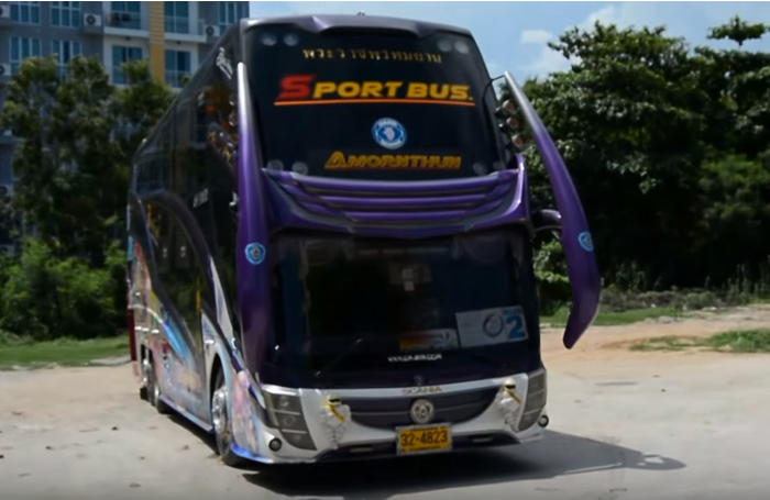 Bus modifikasi dari Thailand