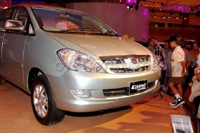 Bodinya Gembung Toyota Enggak Jadi Bikin Innova Pintu Geser Untuk