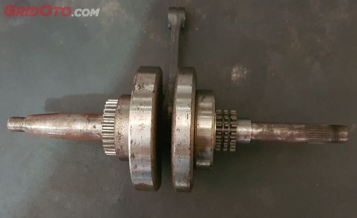Setang seher atau piston (connecting rod) Honda BeAT
