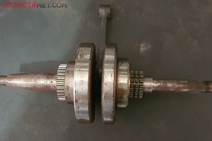 Setang seher atau piston (connecting rod) Honda BeAT