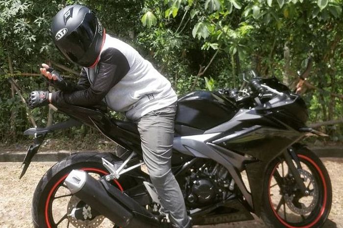 Bocah 13 tahun inisial ADRW naik Honda CBR150R dan Honda Scoopy suka bikin onar di jalan Bali.
