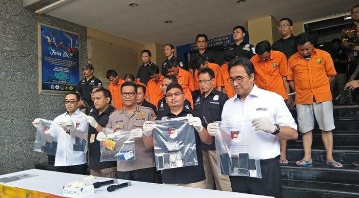 pelaku penadah mobil yang menunggak kredit lantas dijual murah