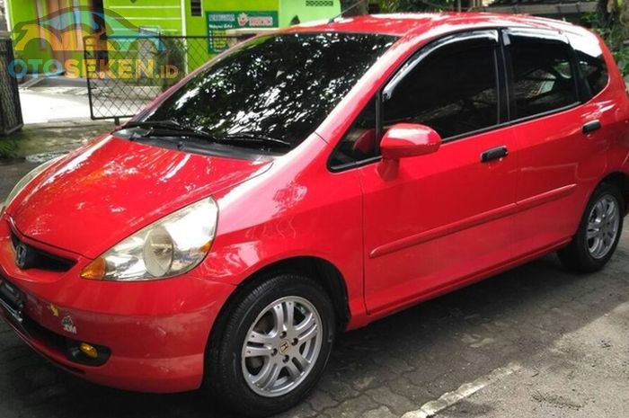 Kisaran harga dan spesifikasi Honda Jazz VTEC tahun 2004 seken.