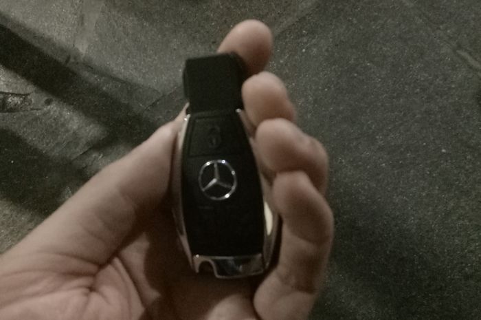 Ilustrasi Kunci mobil immobilizer Mercedes-Benz