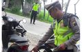 Sudah Tahun Baru, Pelat Kendaraan Ini Belum Juga 'Waras'