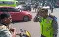 Begini Lho Cara  Polisi Menilang Pemotor yang Tuna Wicara