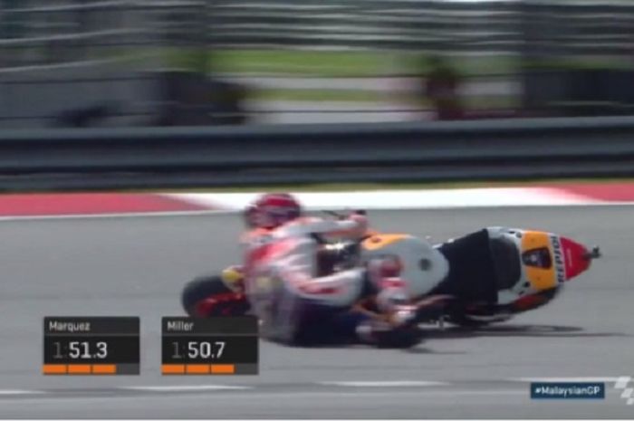 Marc Marquez tersungkur disesi kualifikasi MotoGP Malaysia, foto: MotoGP