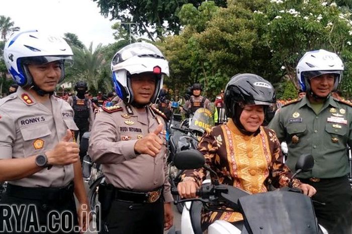 Walikota Surabaya (di atas motor)