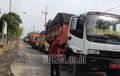 Puluhan Truk Sampah Tertahan Lama, Ternyata Ini Sebabnya