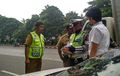 Apes! Mobil Belum Ada STNK Pemuda Ini Langsung Ditilang