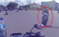 Video: Pengendara Motor Ngeyel, Digeber Malah Ngambek