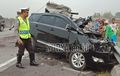Olah TKP Kecelakaan Toyota Kijang Innova di Tol Sumo, Sopir Diduga Mengantuk dan Enggak Ngerem Sama Sekali