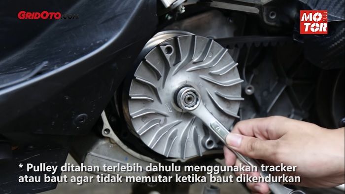 buka puli depan (drive pulley) Yamaha NMAX