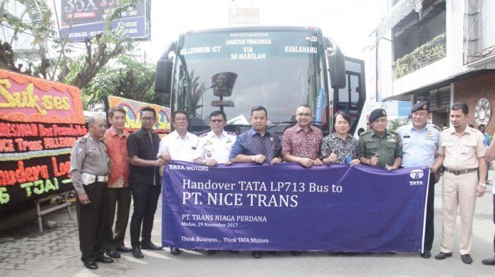 Serah terima 7 unit bus medium Tata LPT 713