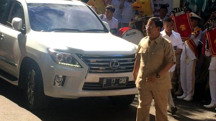 Lexus LX 570 milik Ketua Umum Partai Gerindra Prabowo Subianto.
