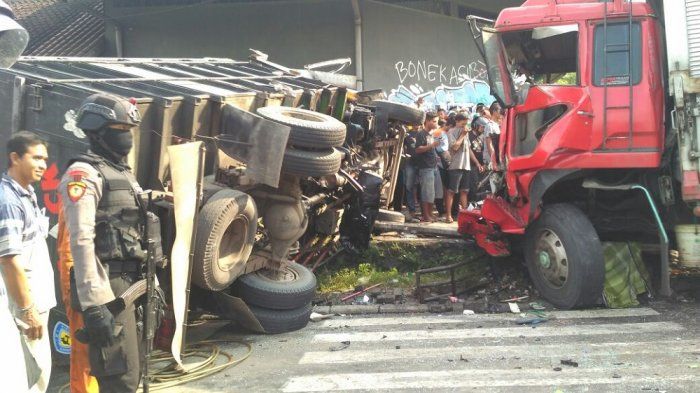 Kecelakaan Truk Rem Blong di Mojosongo, Solo (6/3/2018)