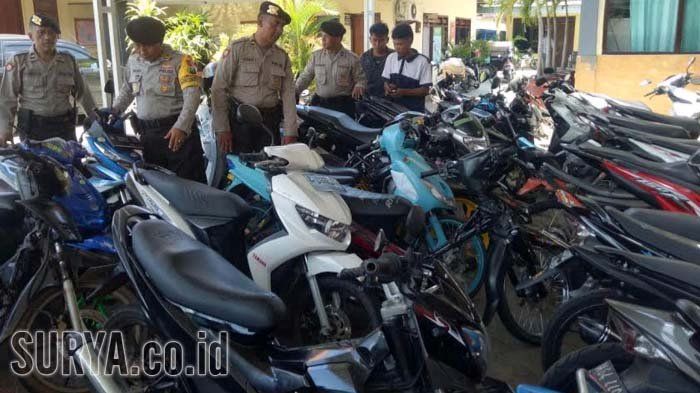 Puluhan motor yang terjaring razia balap liar di Pamekasan