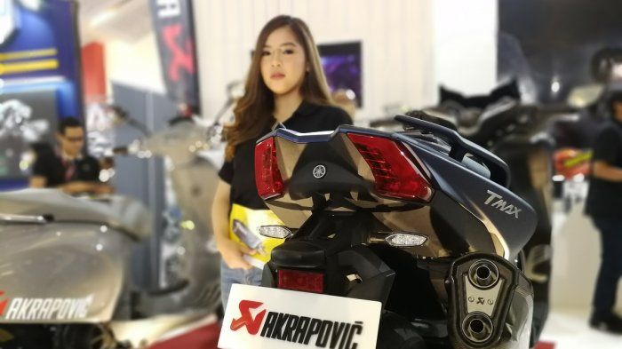 Knalpot Akrapovic untuk TMAX pun juga ada