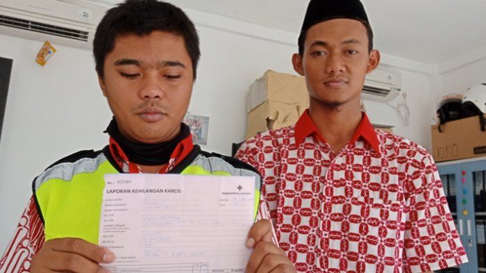 Pengelola parkir bandara Ahmad Yani,  Angkasa Pura Support (APS) angkat bicara terkait viralnya denda parkir  yang tersebar di media sosial