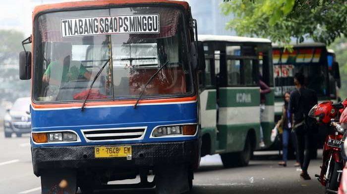 Angkutan umum kopaja dan metromini