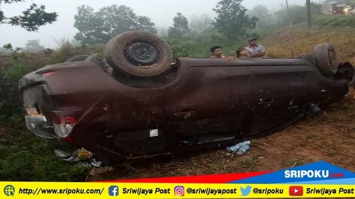 Mobil Suporter Sriwijaya FC alami kecelakaan