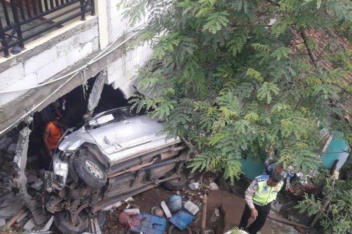 Tragedi di Jalan Raya: Mengungkap Faktor-Faktor di Balik Kecelakaan Maut Avanza