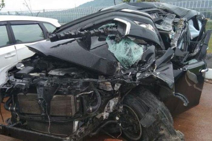 Kondisi Toyota Kijang Innova Bupati Demak usai kecelakaan