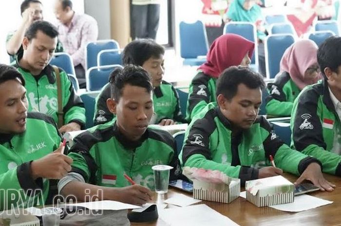 Driver Go-Jek dapat pelatihan seputar obat di Banyuwangi