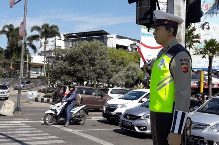 'Robot' Polisi di Bandung