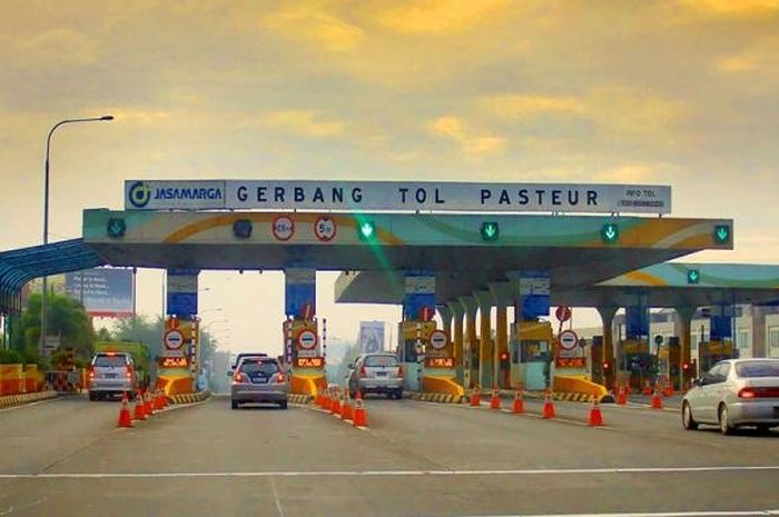 Gerbang Tol Pasteur akan direlokasi untuk mengurai antrean kendaraan