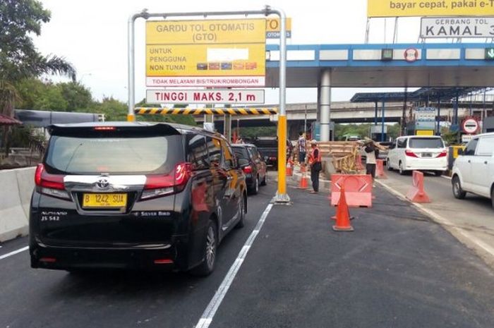 Gerbang Tol (GT) Kamal 3