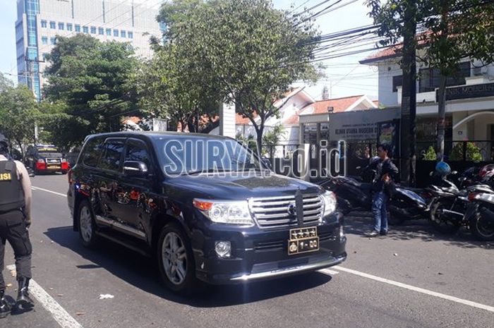 Tito Karnavian beserta rombongan gunakan Toyota Land Cruiser sambangi tempat pengeboman