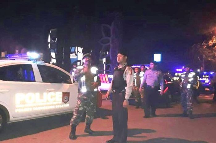 Personil gabungan menertibkan balap liar