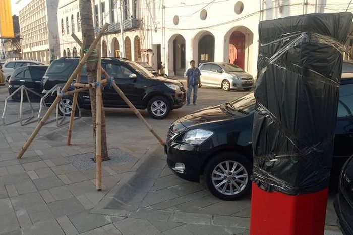 Mesin Parkir Meter sudah terpasang di Kawasan Kali Besar