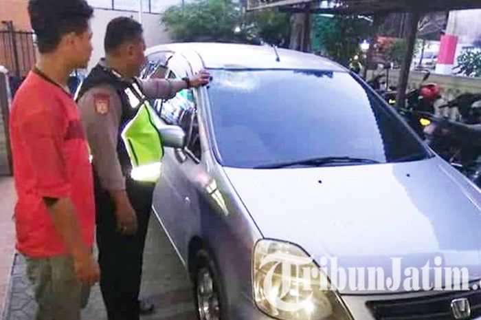 Honda Stream korban aksi pelemparan batu di Jombang, Jawa Timur