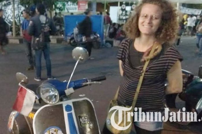 Challote, perempuan Prancis yang tinggal di Indonesia gara-gara Vespa