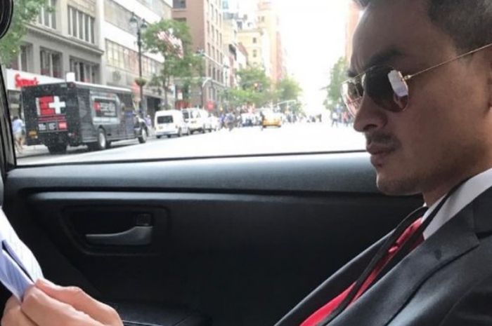 Zumi Zola didakwa menerima Gratifikasi Toyota Alphard